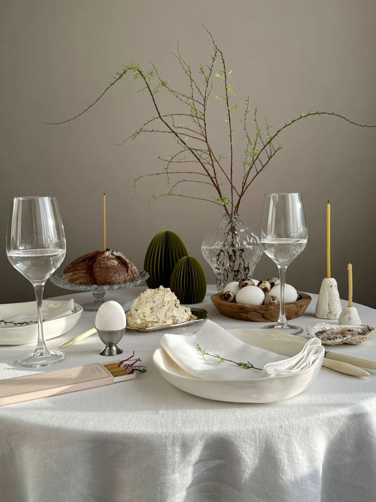 table scape for easter , linen table cloth 15 elegant easter table decor to try this year